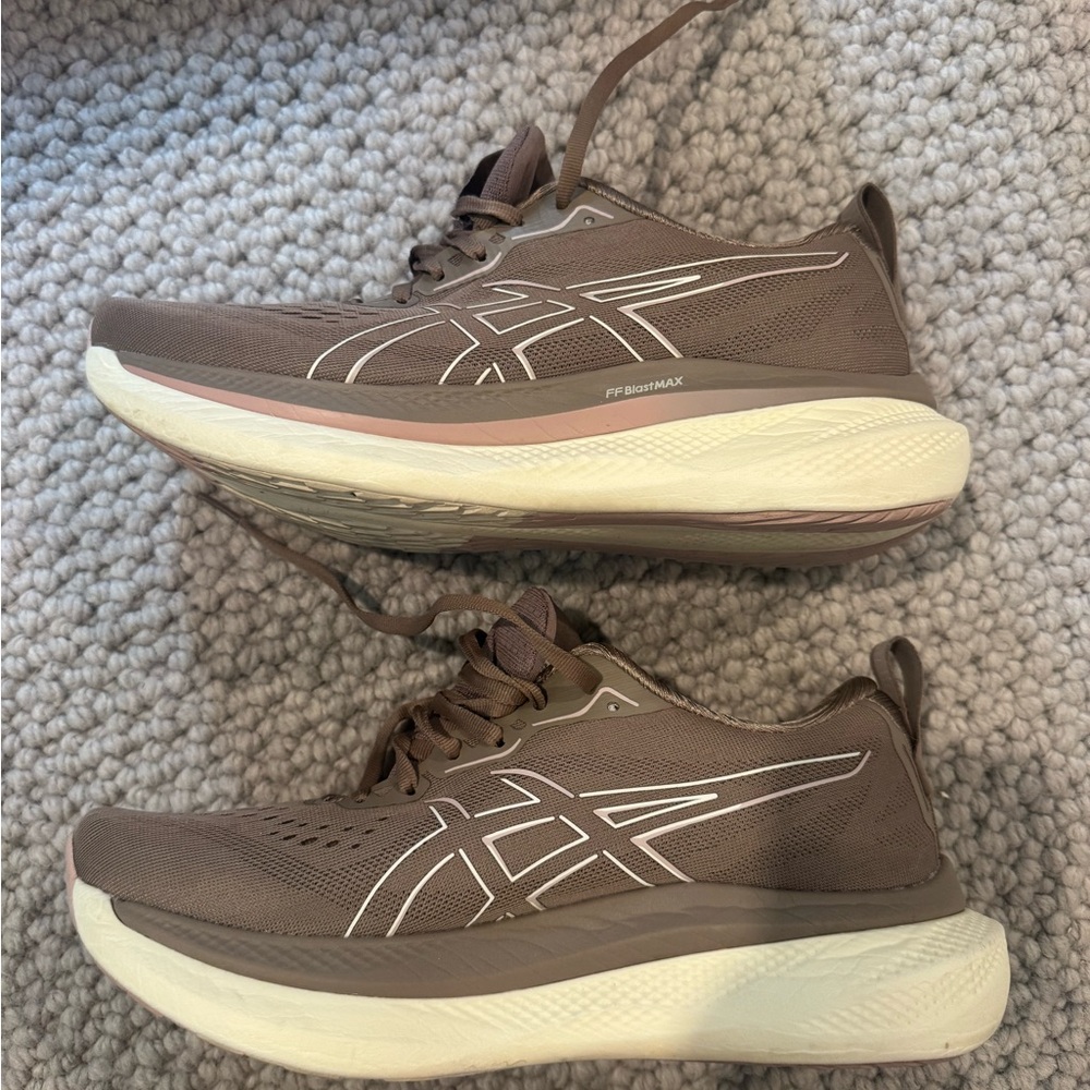 ASICS women’s Glideride Max Running Shoes in Taupe/grey
